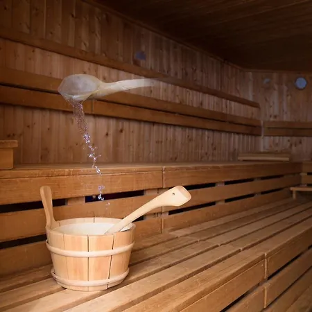 Hotel apartamentowy Helvetia 4*